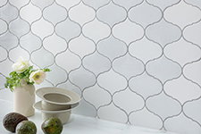 Japanese ceramic tile Photo:RETRO